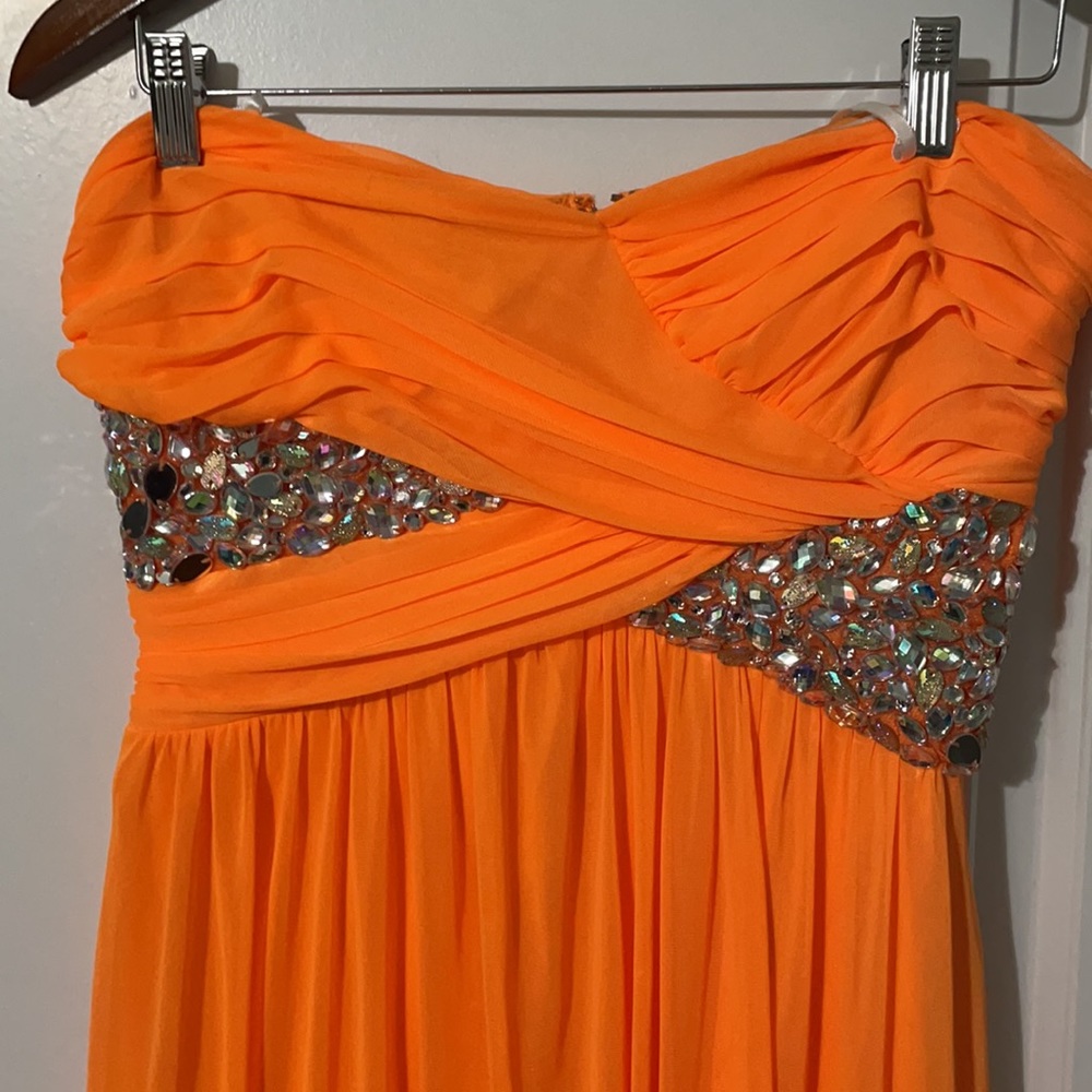 PROM DRESS - Picture 3 of 5